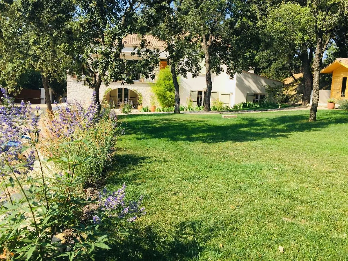 Maison Les Costes Vernegues Homestay